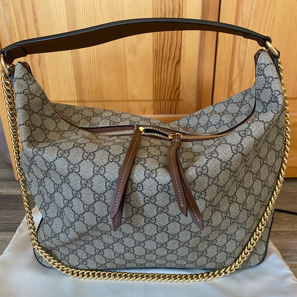 SOLD Gucci GG Supreme Canvas Hobo bag